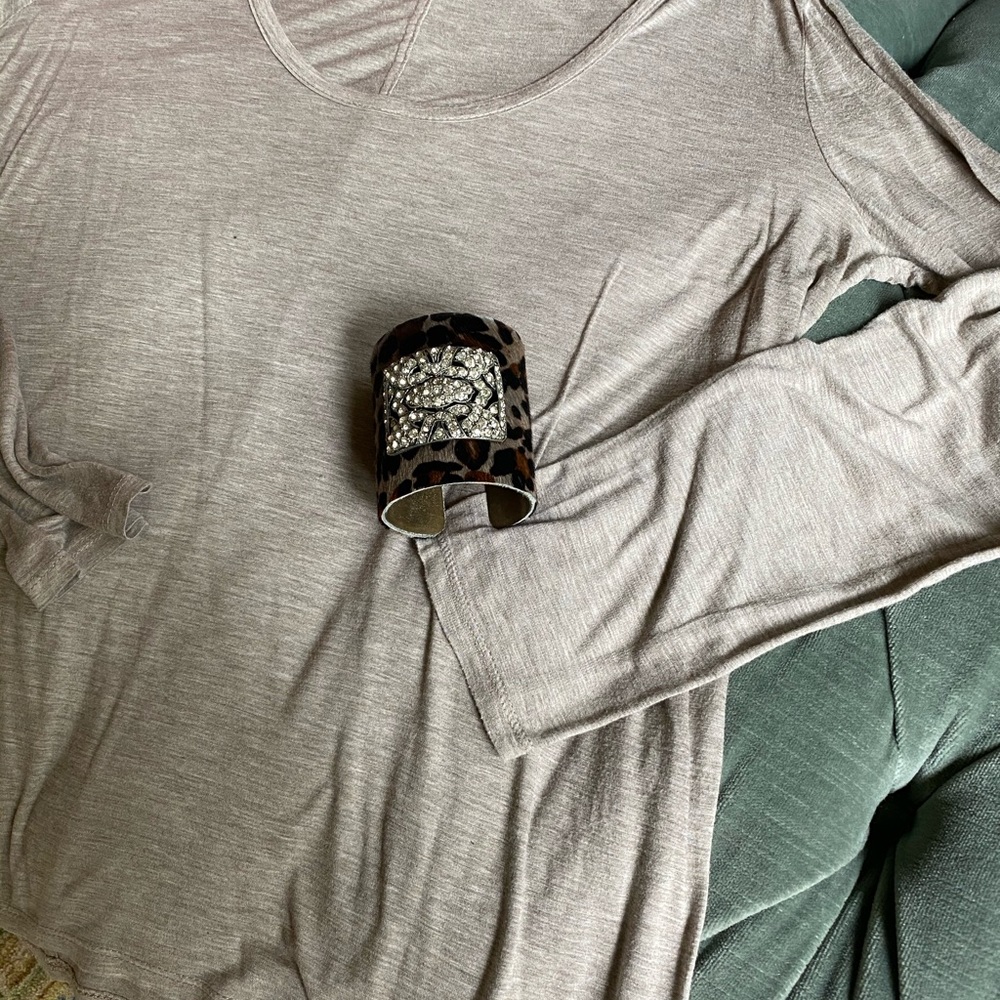 Scoop neck top taupe